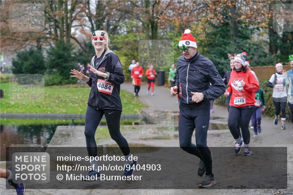 07.12.2025 - St. Pauli X-Mass-Run No. 15 Michael Burmester http://msf.ph/oto/9404903 07.12.2025 11:06:23 Laufen 4884, 2449, 707 meine-sportfotos.de