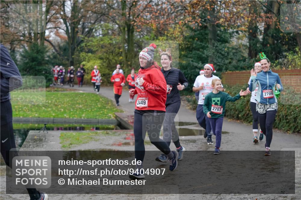 07.12.2025 - St. Pauli X-Mass-Run No. 15 Michael Burmester http://msf.ph/oto/9404907 07.12.2025 11:06:24 Laufen 2449, 48, 2707, 2709 meine-sportfotos.de