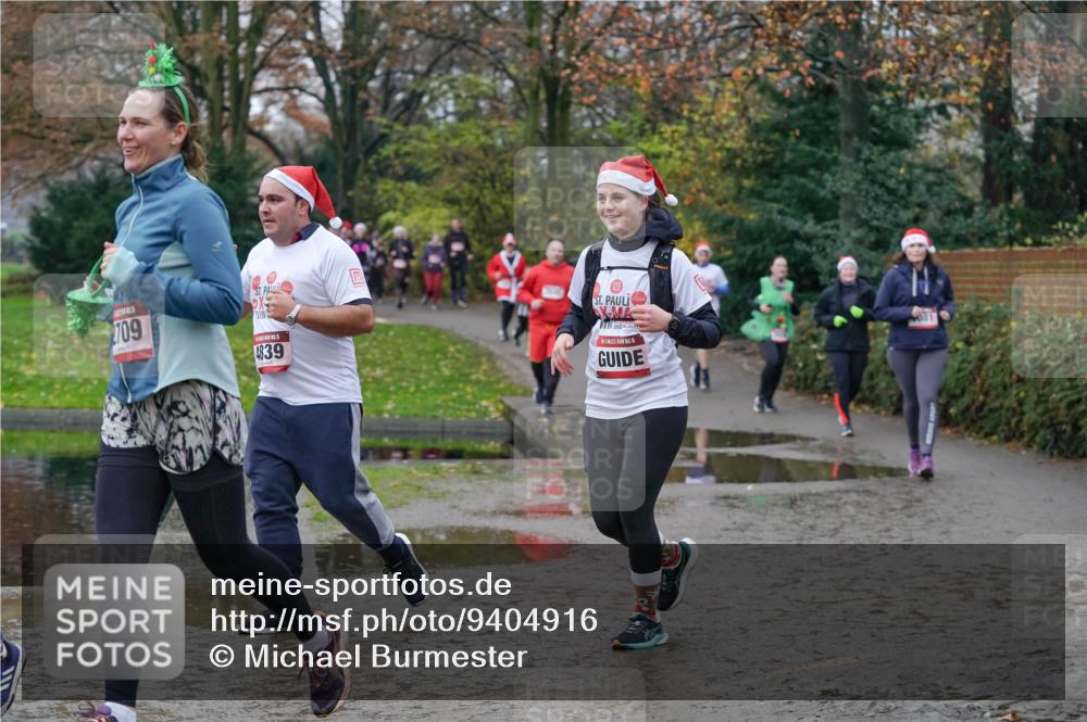07.12.2025 - St. Pauli X-Mass-Run No. 15 Michael Burmester http://msf.ph/oto/9404916 07.12.2025 11:06:26 Laufen 2709, 4839 meine-sportfotos.de
