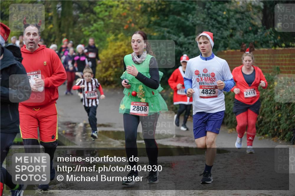 07.12.2025 - St. Pauli X-Mass-Run No. 15 Michael Burmester http://msf.ph/oto/9404930 07.12.2025 11:06:32 Laufen 15, 1886, 15, 2808, 15, 4825, 2419 meine-sportfotos.de