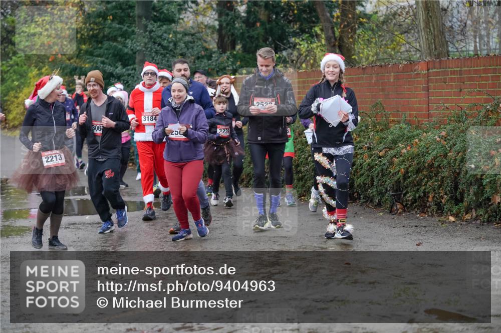 07.12.2025 - St. Pauli X-Mass-Run No. 15 Michael Burmester http://msf.ph/oto/9404963 07.12.2025 11:06:42 Laufen 2213, 306, 3184, 250, 3239, 252 meine-sportfotos.de