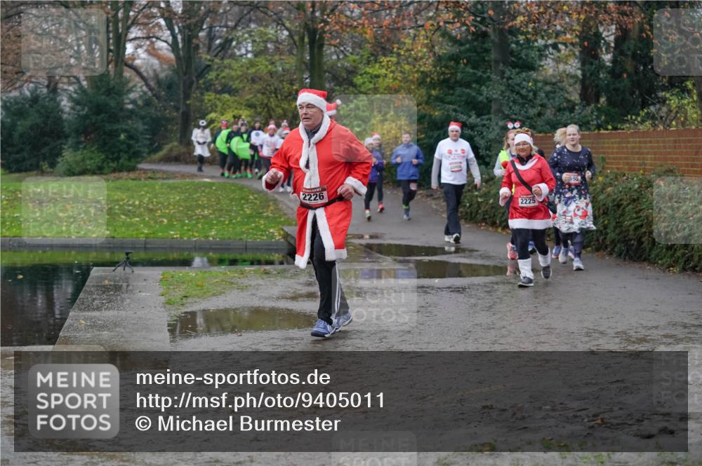 07.12.2025 - St. Pauli X-Mass-Run No. 15 Michael Burmester http://msf.ph/oto/9405011 07.12.2025 11:06:53 Laufen 2226, 2225, 595 meine-sportfotos.de