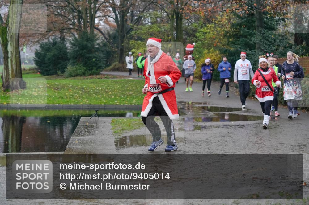 07.12.2025 - St. Pauli X-Mass-Run No. 15 Michael Burmester http://msf.ph/oto/9405014 07.12.2025 11:06:54 Laufen 2226, 2225, 2595 meine-sportfotos.de