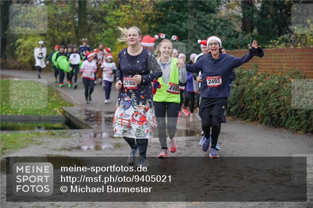 07.12.2025 - St. Pauli X-Mass-Run No. 15 Michael Burmester http://msf.ph/oto/9405021 07.12.2025 11:06:57 Laufen 2595, 2493, 5, 2492 meine-sportfotos.de