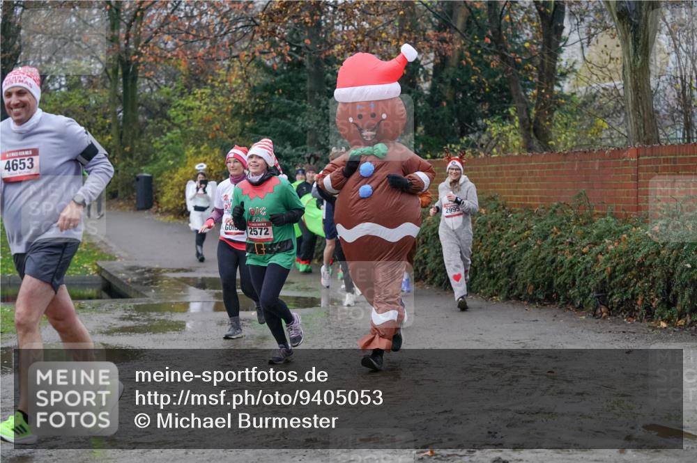 07.12.2025 - St. Pauli X-Mass-Run No. 15 Michael Burmester http://msf.ph/oto/9405053 07.12.2025 11:07:04 Laufen 4653, 2572, 2995 meine-sportfotos.de