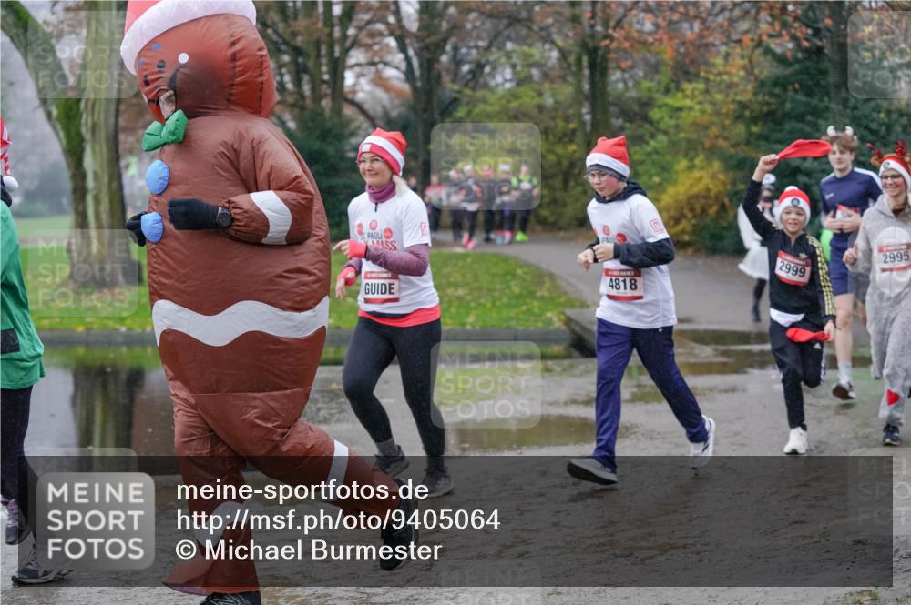 07.12.2025 - St. Pauli X-Mass-Run No. 15 Michael Burmester http://msf.ph/oto/9405064 07.12.2025 11:07:06 Laufen 4818, 2999, 2995 meine-sportfotos.de