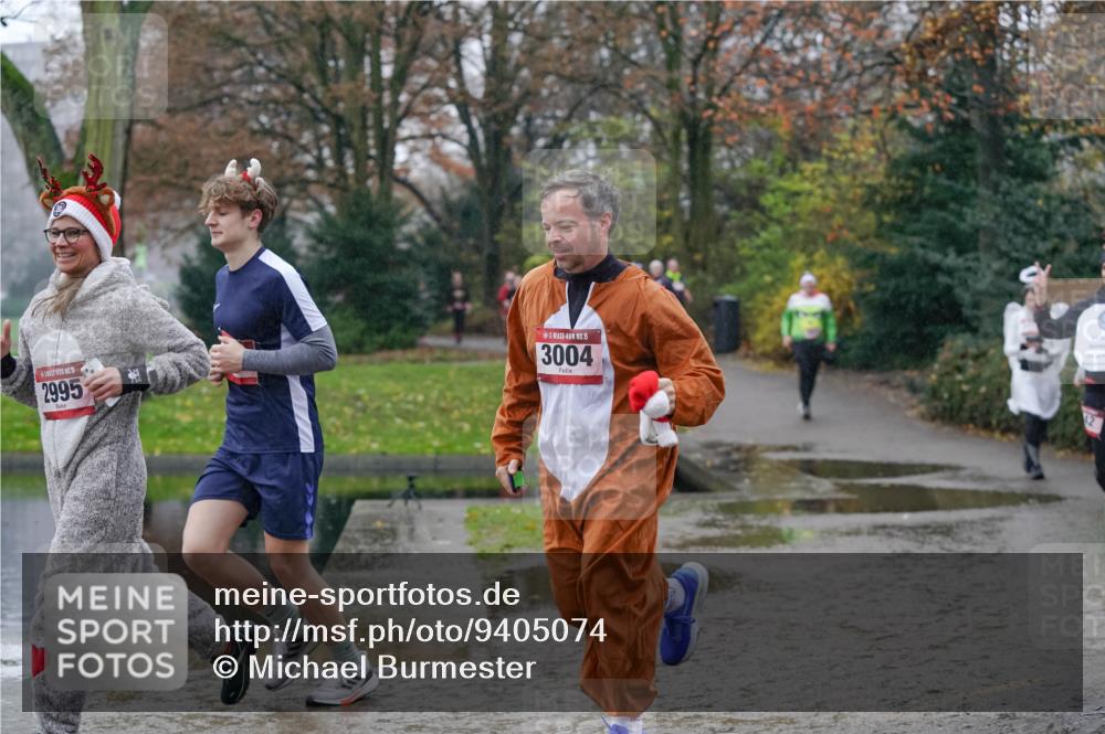 07.12.2025 - St. Pauli X-Mass-Run No. 15 Michael Burmester http://msf.ph/oto/9405074 07.12.2025 11:07:08 Laufen 2995, 15, 3004, 12 meine-sportfotos.de