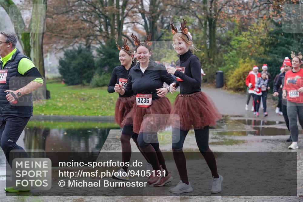 07.12.2025 - St. Pauli X-Mass-Run No. 15 Michael Burmester http://msf.ph/oto/9405131 07.12.2025 11:07:24 Laufen 77, 32, 3235, 2686 meine-sportfotos.de