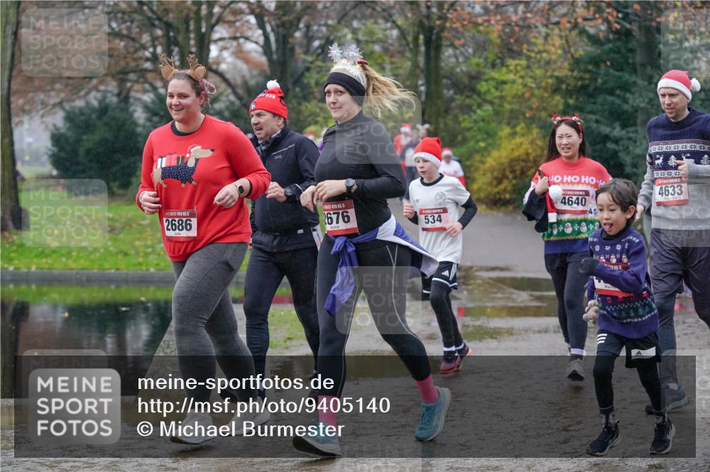 07.12.2025 - St. Pauli X-Mass-Run No. 15 Michael Burmester http://msf.ph/oto/9405140 07.12.2025 11:07:26 Laufen 15, 2686, 15, 2676, 534, 30, 4633, 4640 meine-sportfotos.de