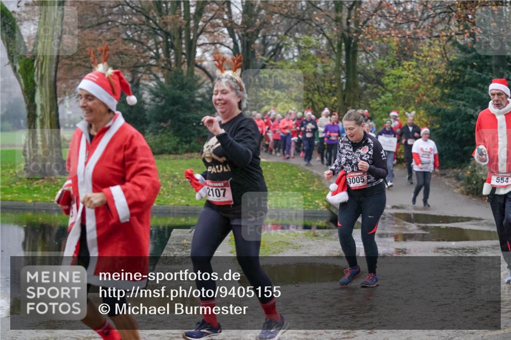 07.12.2025 - St. Pauli X-Mass-Run No. 15 Michael Burmester http://msf.ph/oto/9405155 07.12.2025 11:07:30 Laufen 3005, 2107, 554 meine-sportfotos.de