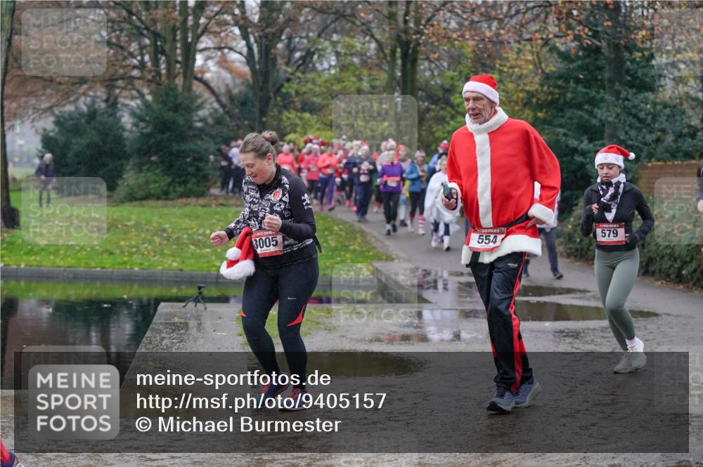 07.12.2025 - St. Pauli X-Mass-Run No. 15 Michael Burmester http://msf.ph/oto/9405157 07.12.2025 11:07:31 Laufen 3005, 25, 554, 579 meine-sportfotos.de