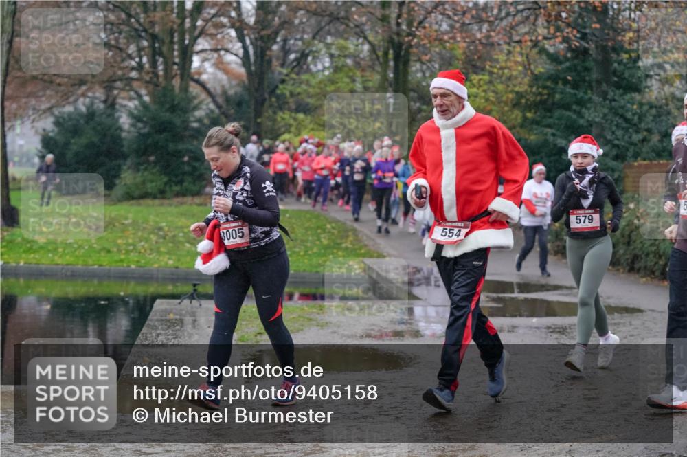07.12.2025 - St. Pauli X-Mass-Run No. 15 Michael Burmester http://msf.ph/oto/9405158 07.12.2025 11:07:31 Laufen 3005, 2, 554, 579 meine-sportfotos.de