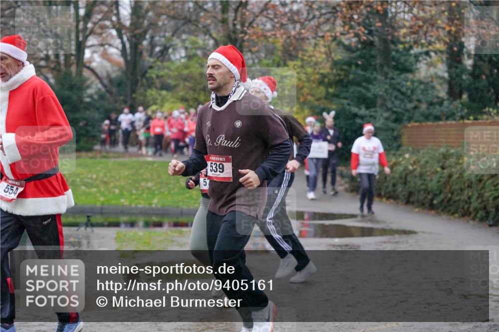 07.12.2025 - St. Pauli X-Mass-Run No. 15 Michael Burmester http://msf.ph/oto/9405161 07.12.2025 11:07:32 Laufen 554, 15, 539, 5 meine-sportfotos.de