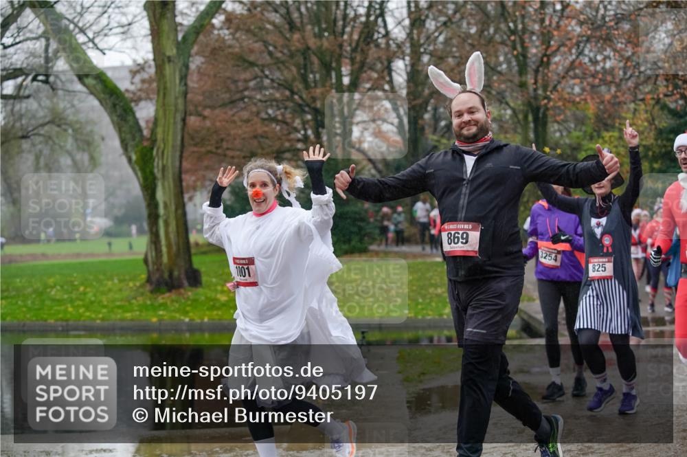 07.12.2025 - St. Pauli X-Mass-Run No. 15 Michael Burmester http://msf.ph/oto/9405197 07.12.2025 11:07:42 Laufen 1001, 15, 869, 3254, 825 meine-sportfotos.de