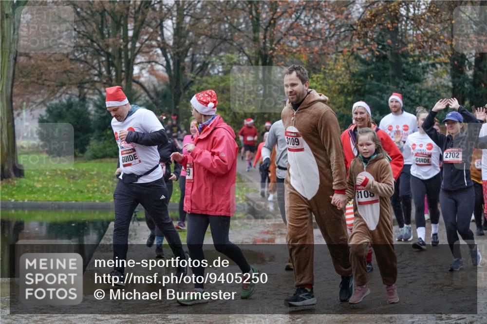 07.12.2025 - St. Pauli X-Mass-Run No. 15 Michael Burmester http://msf.ph/oto/9405250 07.12.2025 11:07:53 Laufen 69, 3109, 3106, 2702, 24 meine-sportfotos.de