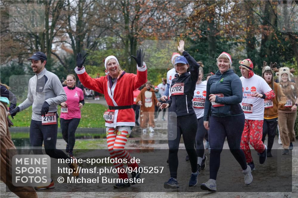 07.12.2025 - St. Pauli X-Mass-Run No. 15 Michael Burmester http://msf.ph/oto/9405257 07.12.2025 11:07:54 Laufen 2701, 2654, 1168, 2702, 15, 4838, 2430, 428 meine-sportfotos.de