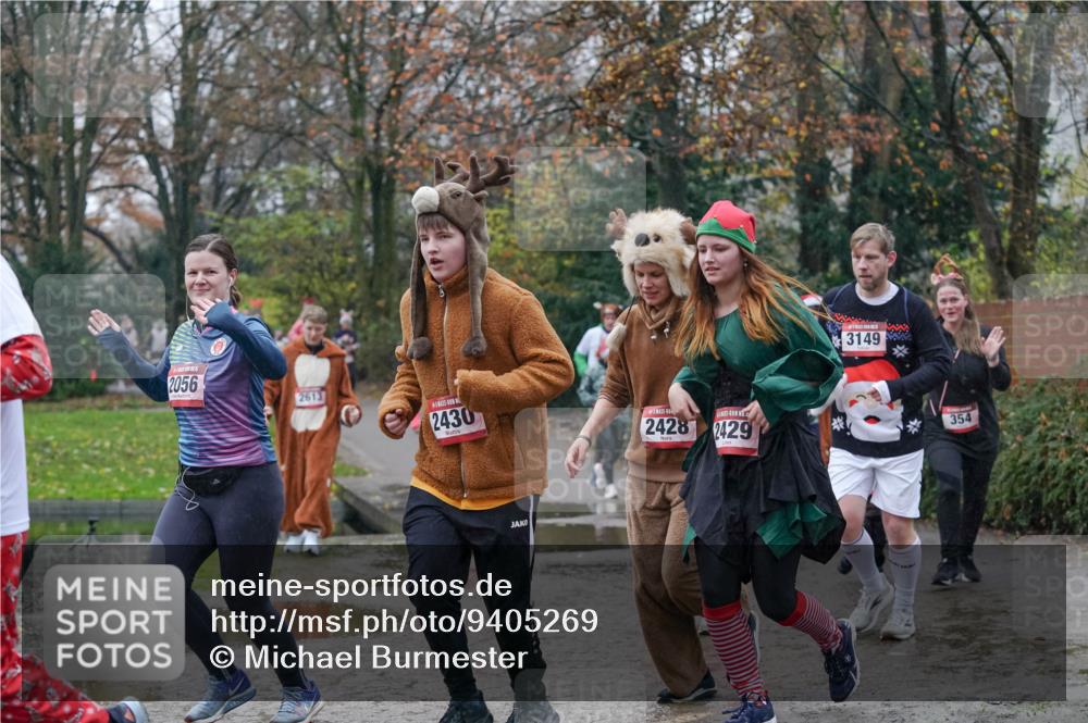 07.12.2025 - St. Pauli X-Mass-Run No. 15 Michael Burmester http://msf.ph/oto/9405269 07.12.2025 11:07:56 Laufen 12, 2056, 2613, 2430, 2428, 429, 3149, 354 meine-sportfotos.de