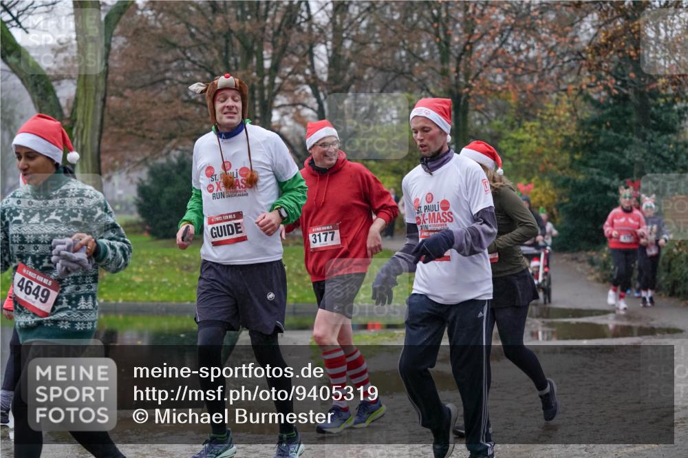 07.12.2025 - St. Pauli X-Mass-Run No. 15 Michael Burmester http://msf.ph/oto/9405319 07.12.2025 11:08:06 Laufen 5, 4649, 15, 3177 meine-sportfotos.de