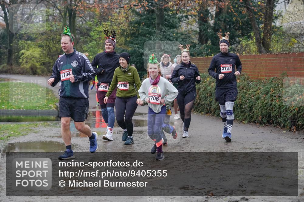 07.12.2025 - St. Pauli X-Mass-Run No. 15 Michael Burmester http://msf.ph/oto/9405355 07.12.2025 11:08:16 Laufen 2704, 3740, 2708, 2706, 3737 meine-sportfotos.de