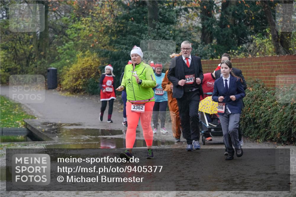 07.12.2025 - St. Pauli X-Mass-Run No. 15 Michael Burmester http://msf.ph/oto/9405377 07.12.2025 11:08:23 Laufen 3362, 2277, 3341, 066 meine-sportfotos.de