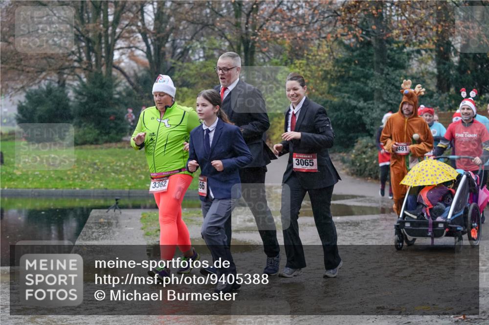 07.12.2025 - St. Pauli X-Mass-Run No. 15 Michael Burmester http://msf.ph/oto/9405388 07.12.2025 11:08:26 Laufen 3362, 66, 3065, 2481 meine-sportfotos.de