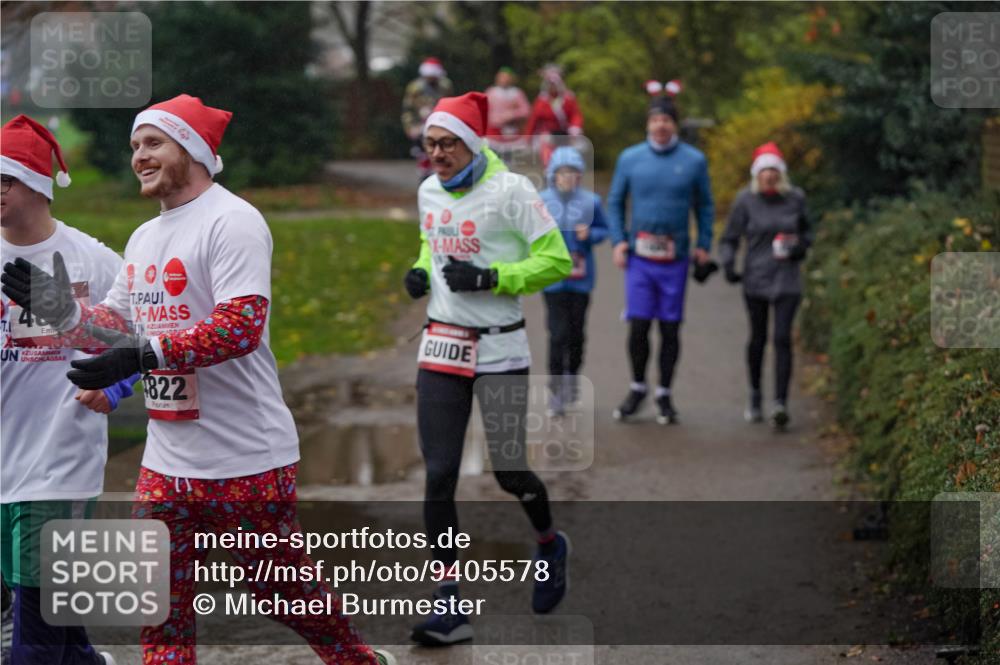 07.12.2025 - St. Pauli X-Mass-Run No. 15 Michael Burmester http://msf.ph/oto/9405578 07.12.2025 11:09:31 Laufen 7, 1, 822 meine-sportfotos.de