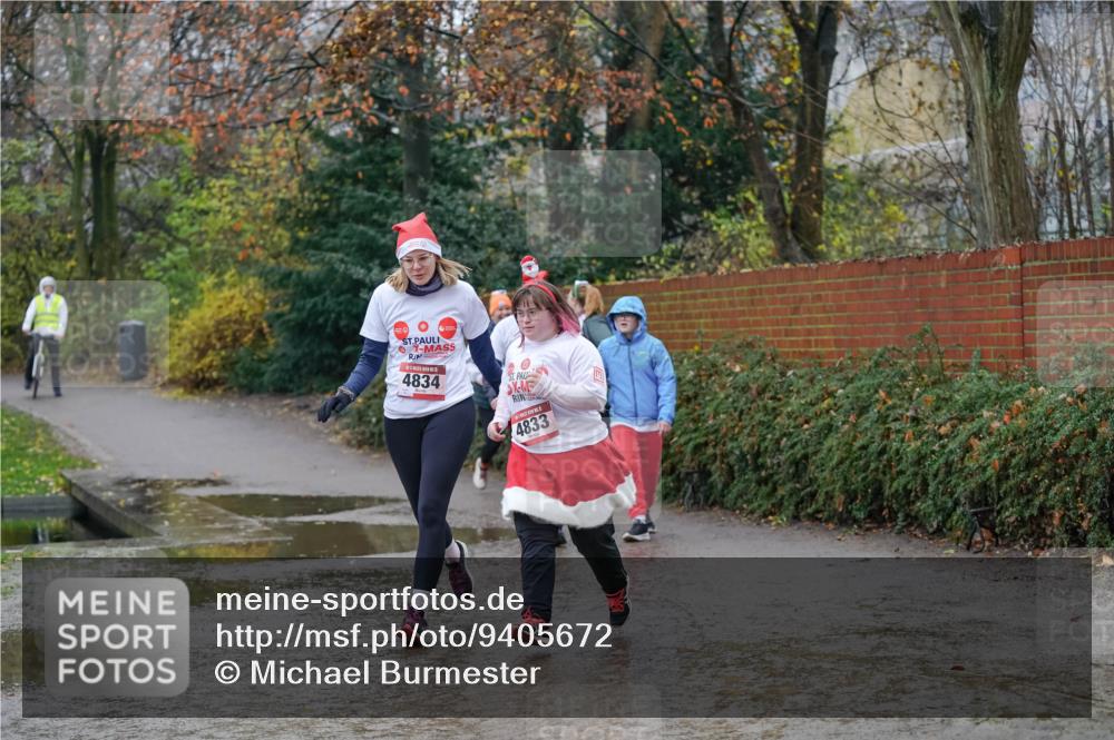 07.12.2025 - St. Pauli X-Mass-Run No. 15 Michael Burmester http://msf.ph/oto/9405672 07.12.2025 11:15:23 Laufen 4834, 4833 meine-sportfotos.de