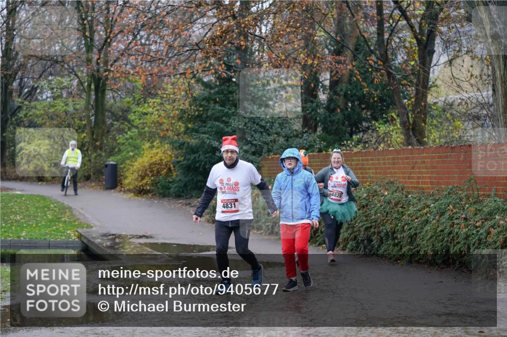 07.12.2025 - St. Pauli X-Mass-Run No. 15 Michael Burmester http://msf.ph/oto/9405677 07.12.2025 11:15:25 Laufen 4831, 4826 meine-sportfotos.de