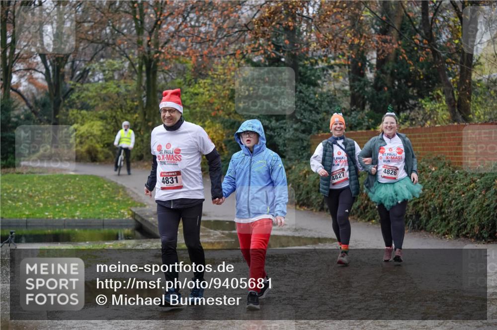 07.12.2025 - St. Pauli X-Mass-Run No. 15 Michael Burmester http://msf.ph/oto/9405681 07.12.2025 11:15:27 Laufen 4831, 4827, 4826 meine-sportfotos.de