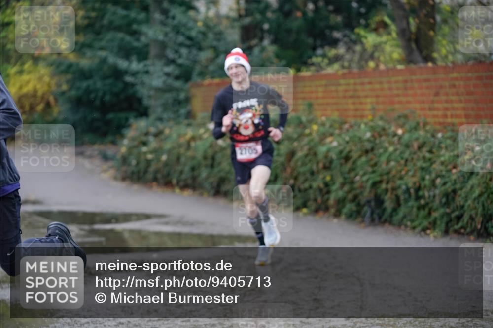 07.12.2025 - St. Pauli X-Mass-Run No. 15 Michael Burmester http://msf.ph/oto/9405713 07.12.2025 11:17:25 Laufen 2705 meine-sportfotos.de