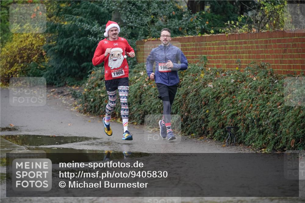 07.12.2025 - St. Pauli X-Mass-Run No. 15 Michael Burmester http://msf.ph/oto/9405830 07.12.2025 11:19:23 Laufen 1960, 1962 meine-sportfotos.de