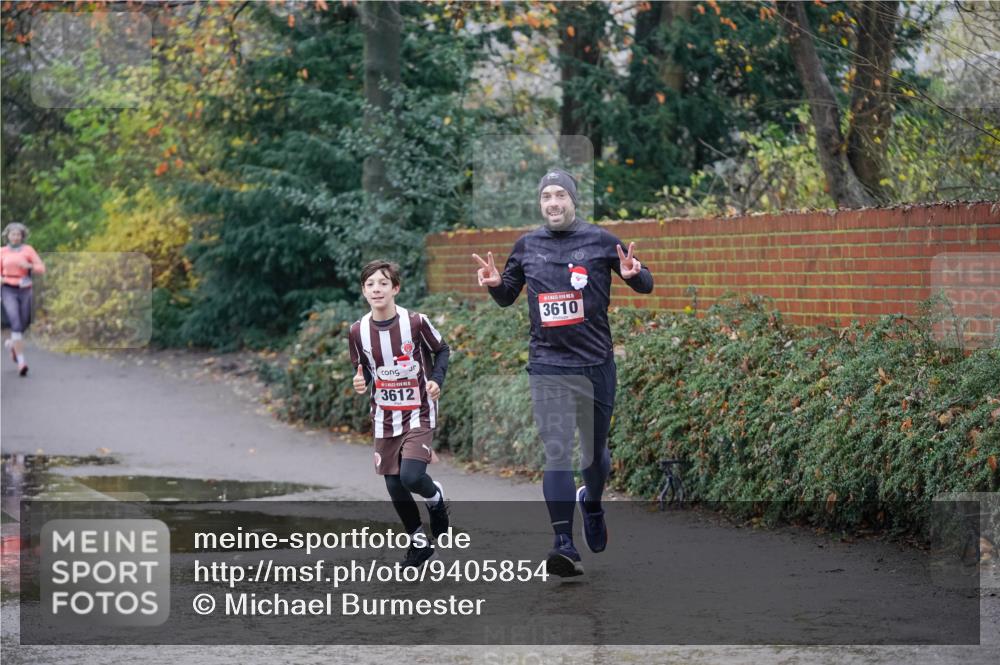 07.12.2025 - St. Pauli X-Mass-Run No. 15 Michael Burmester http://msf.ph/oto/9405854 07.12.2025 11:19:35 Laufen 3612, 3610 meine-sportfotos.de