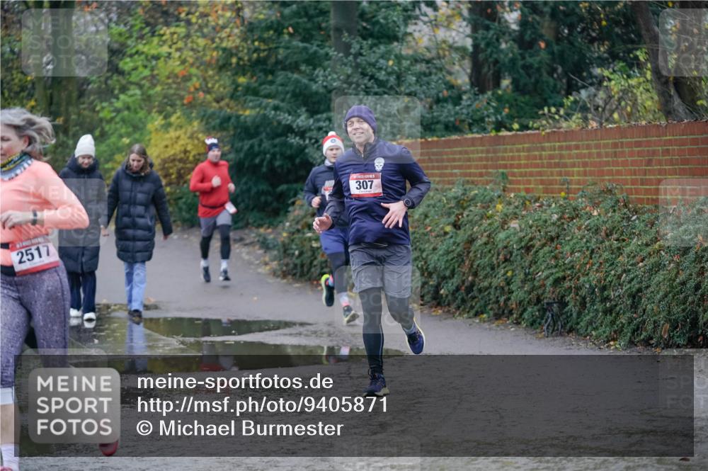 07.12.2025 - St. Pauli X-Mass-Run No. 15 Michael Burmester http://msf.ph/oto/9405871 07.12.2025 11:19:43 Laufen 2517, 307 meine-sportfotos.de