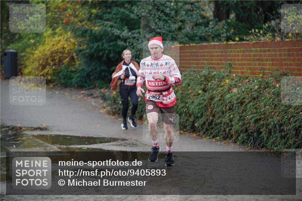 07.12.2025 - St. Pauli X-Mass-Run No. 15 Michael Burmester http://msf.ph/oto/9405893 07.12.2025 11:19:52 Laufen 215, 2962 meine-sportfotos.de