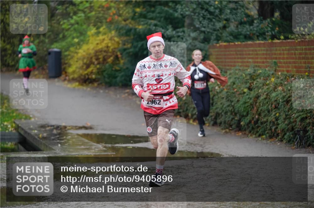 07.12.2025 - St. Pauli X-Mass-Run No. 15 Michael Burmester http://msf.ph/oto/9405896 07.12.2025 11:19:53 Laufen 15, 2962, 2152 meine-sportfotos.de