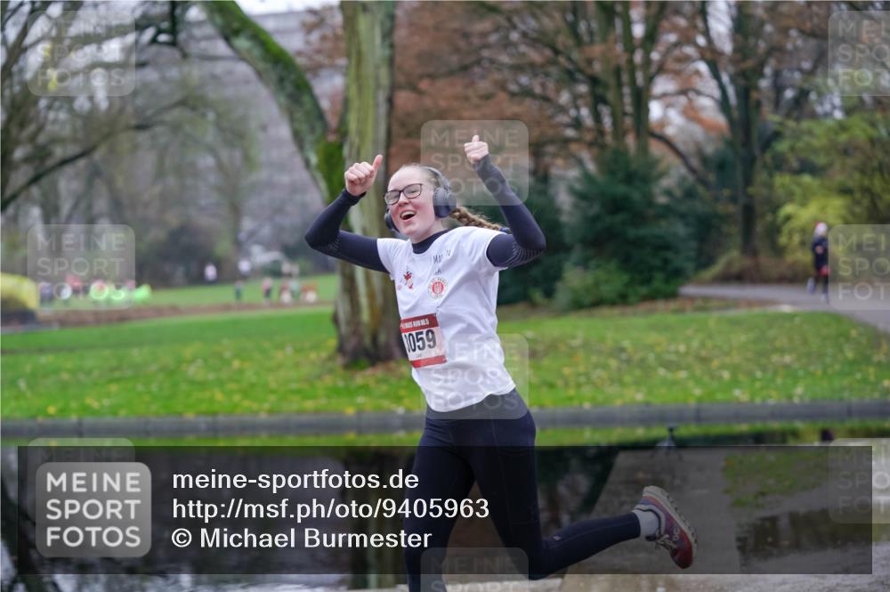 07.12.2025 - St. Pauli X-Mass-Run No. 15 Michael Burmester http://msf.ph/oto/9405963 07.12.2025 11:20:12 Laufen 059 meine-sportfotos.de
