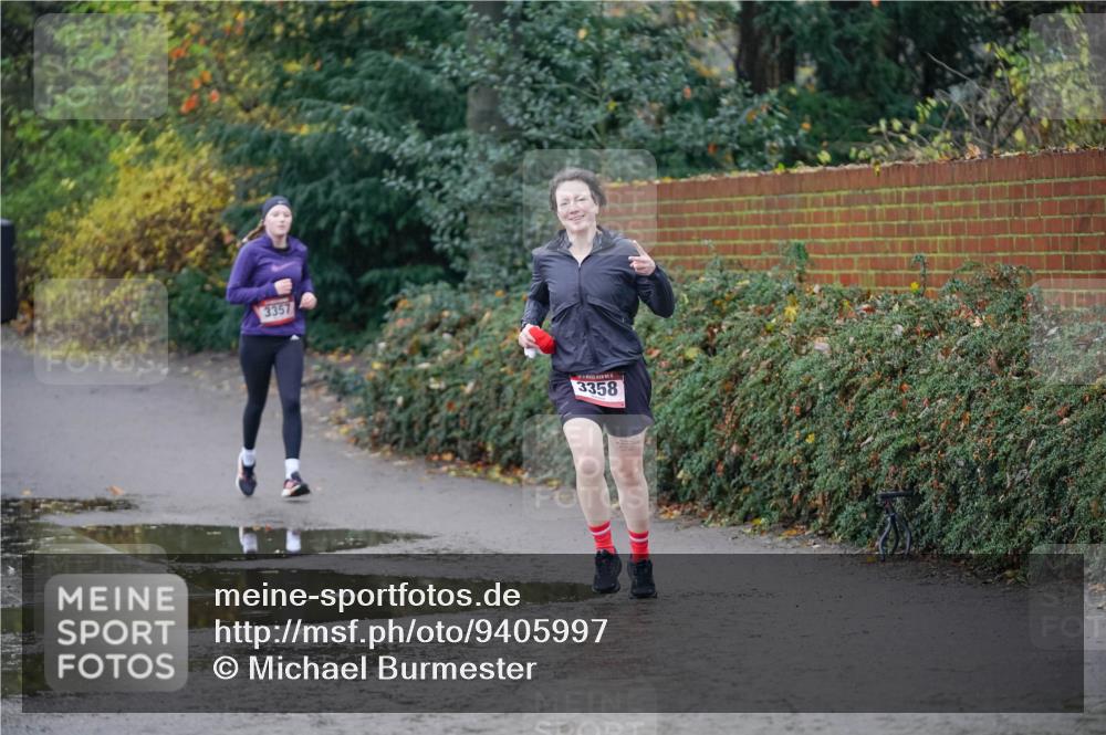07.12.2025 - St. Pauli X-Mass-Run No. 15 Michael Burmester http://msf.ph/oto/9405997 07.12.2025 11:20:29 Laufen 3357, 3358 meine-sportfotos.de