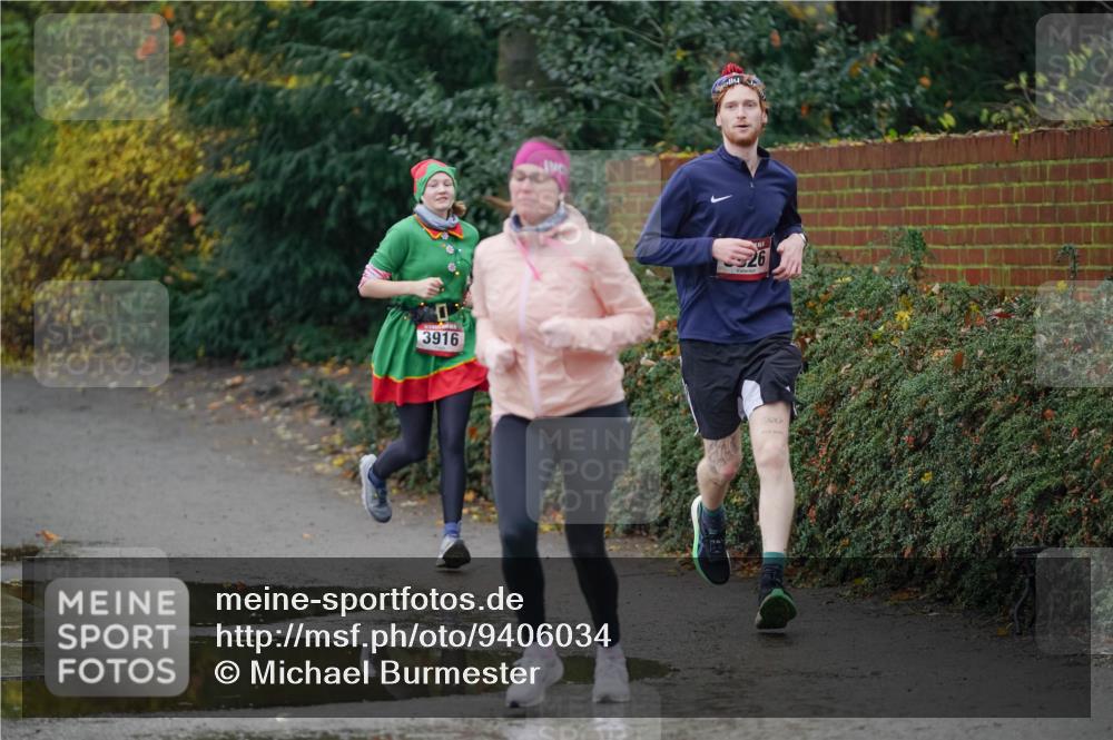 07.12.2025 - St. Pauli X-Mass-Run No. 15 Michael Burmester http://msf.ph/oto/9406034 07.12.2025 11:20:44 Laufen 3916, 26, 36 meine-sportfotos.de