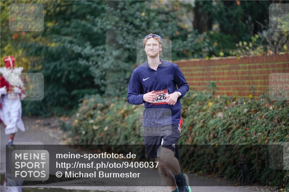 07.12.2025 - St. Pauli X-Mass-Run No. 15 Michael Burmester http://msf.ph/oto/9406037 07.12.2025 11:20:45 Laufen 15, 326 meine-sportfotos.de