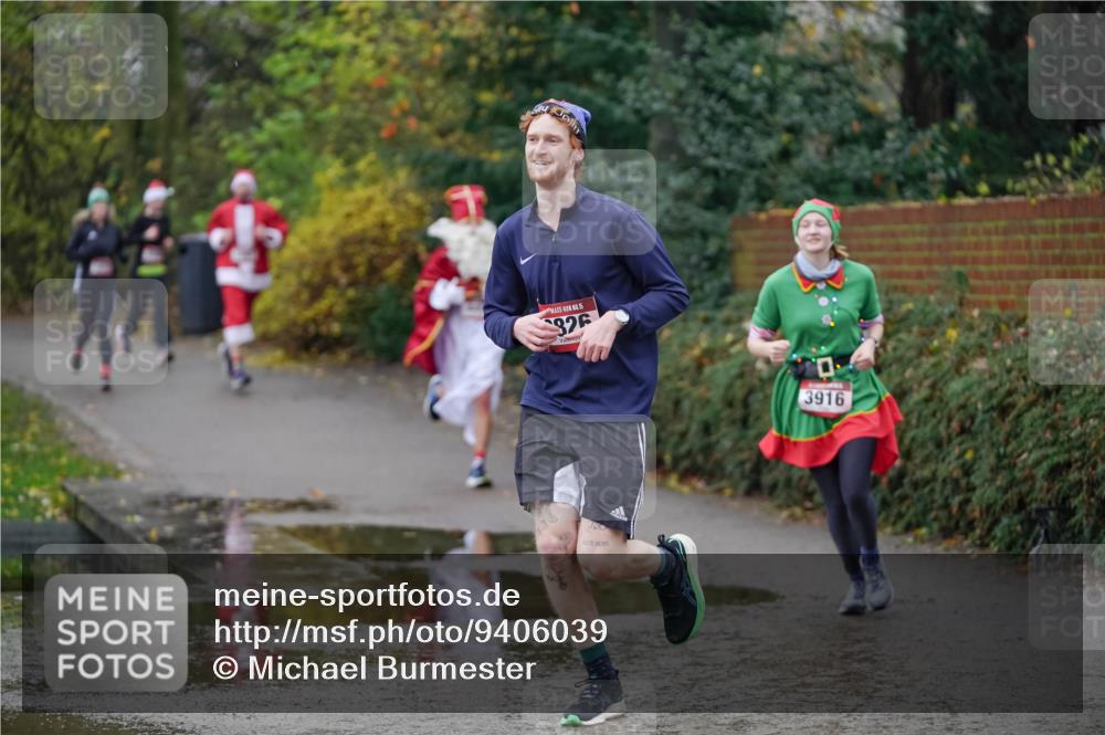 07.12.2025 - St. Pauli X-Mass-Run No. 15 Michael Burmester http://msf.ph/oto/9406039 07.12.2025 11:20:46 Laufen 15, 826, 3916 meine-sportfotos.de