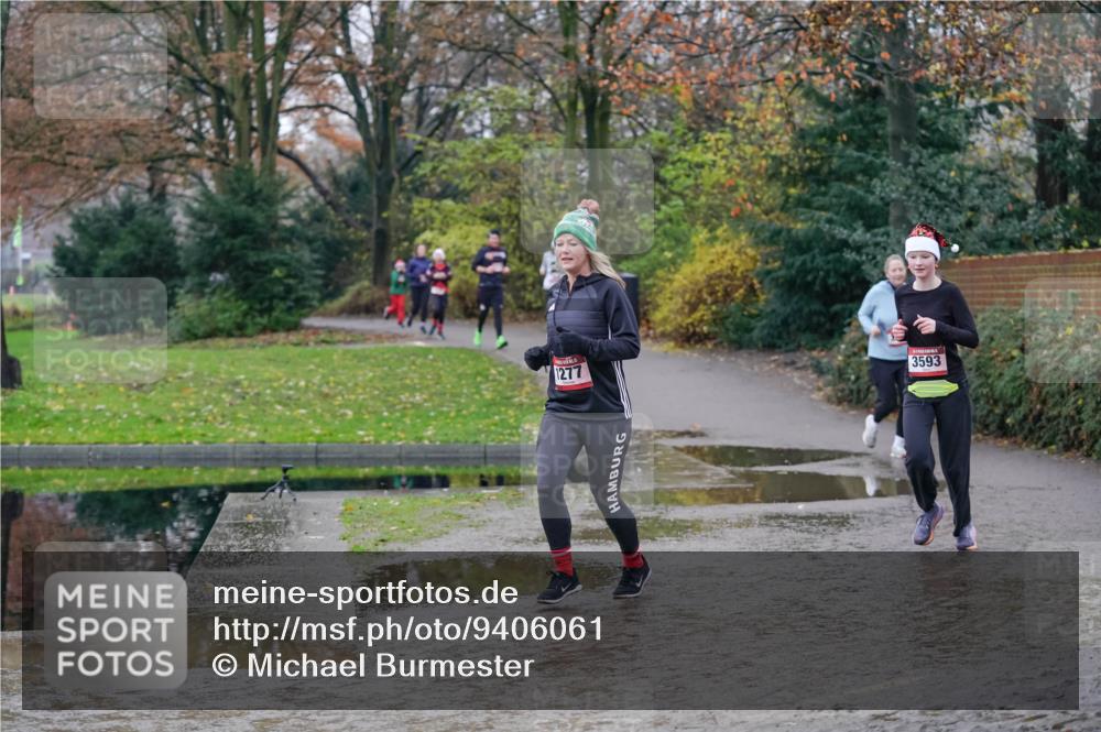 07.12.2025 - St. Pauli X-Mass-Run No. 15 Michael Burmester http://msf.ph/oto/9406061 07.12.2025 11:20:54 Laufen 1277, 3593 meine-sportfotos.de