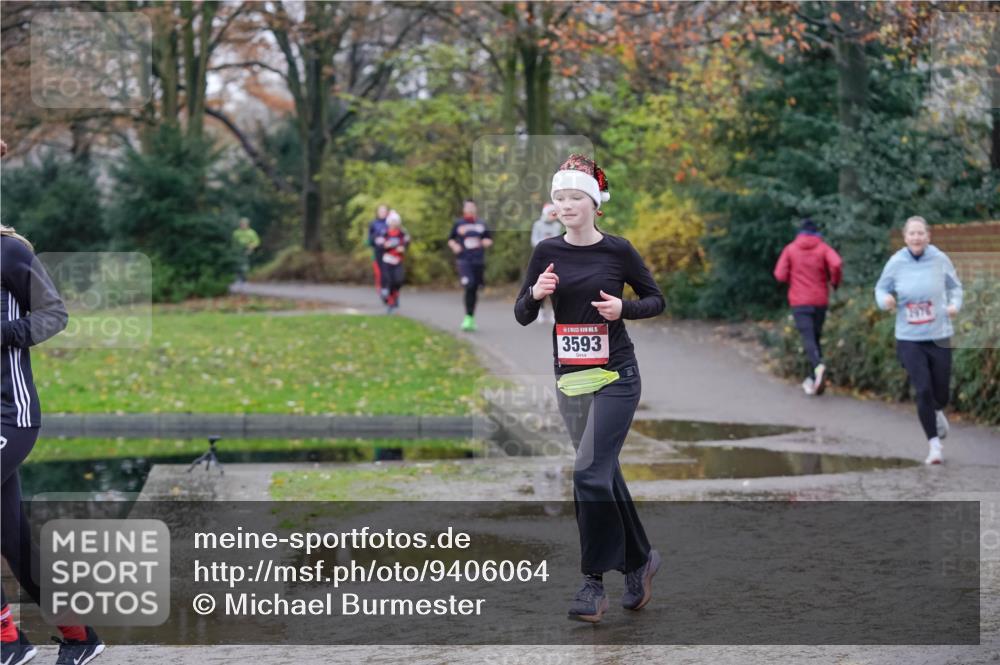 07.12.2025 - St. Pauli X-Mass-Run No. 15 Michael Burmester http://msf.ph/oto/9406064 07.12.2025 11:20:55 Laufen 15, 3593, 2976 meine-sportfotos.de