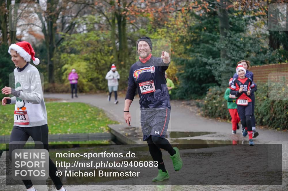 07.12.2025 - St. Pauli X-Mass-Run No. 15 Michael Burmester http://msf.ph/oto/9406083 07.12.2025 11:21:05 Laufen 15, 3578, 1133, 3575 meine-sportfotos.de