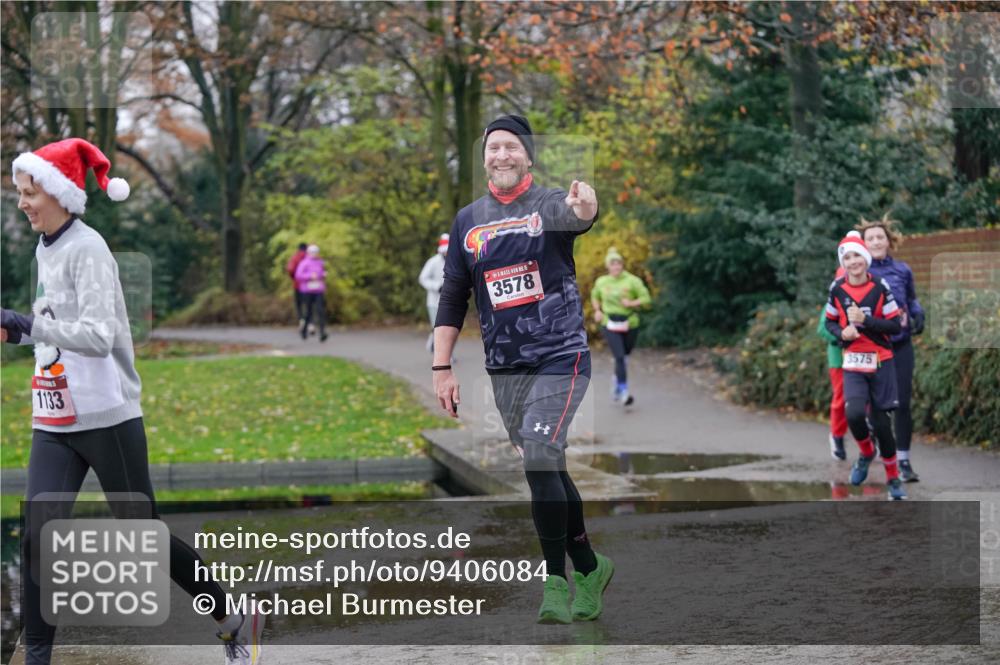 07.12.2025 - St. Pauli X-Mass-Run No. 15 Michael Burmester http://msf.ph/oto/9406084 07.12.2025 11:21:05 Laufen 15, 3578, 1133, 3575 meine-sportfotos.de