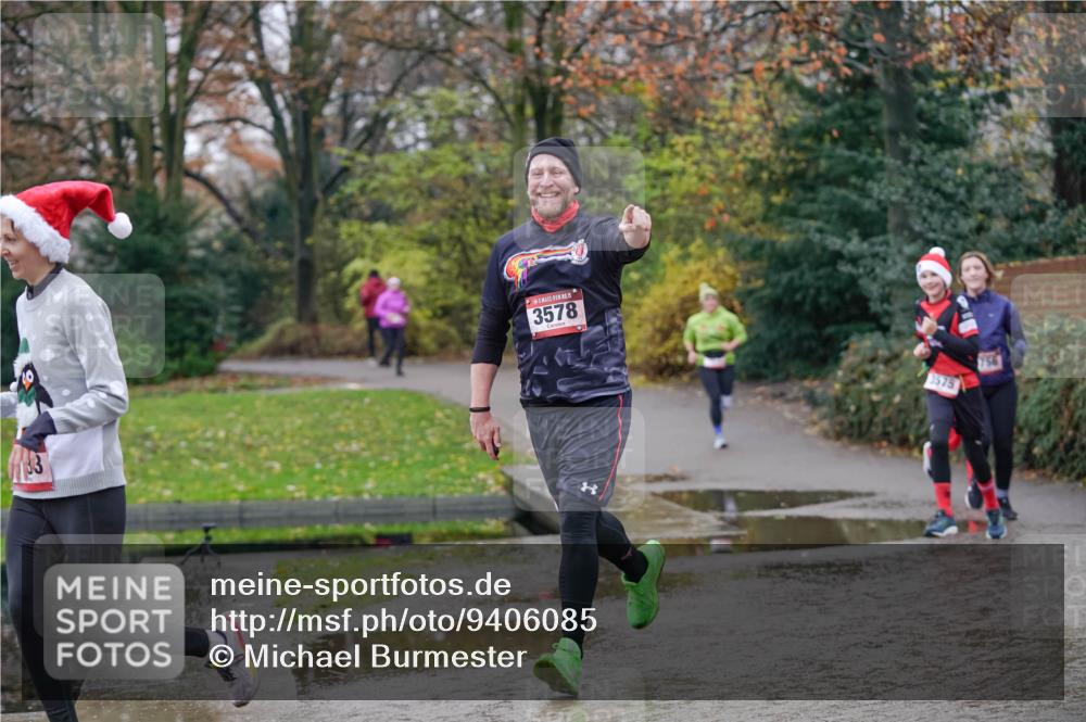 07.12.2025 - St. Pauli X-Mass-Run No. 15 Michael Burmester http://msf.ph/oto/9406085 07.12.2025 11:21:05 Laufen 15, 3578, 3575, 756 meine-sportfotos.de