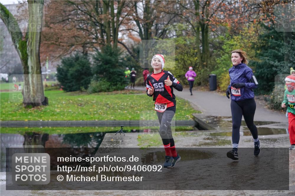 07.12.2025 - St. Pauli X-Mass-Run No. 15 Michael Burmester http://msf.ph/oto/9406092 07.12.2025 11:21:07 Laufen 1756, 2715, 3575 meine-sportfotos.de