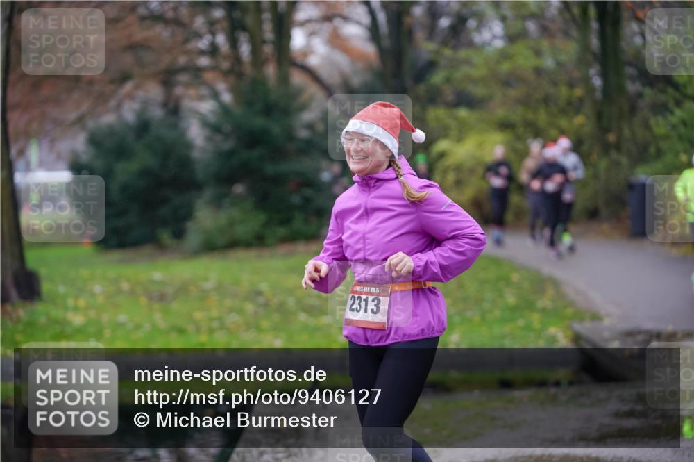 07.12.2025 - St. Pauli X-Mass-Run No. 15 Michael Burmester http://msf.ph/oto/9406127 07.12.2025 11:21:18 Laufen 15, 2313 meine-sportfotos.de