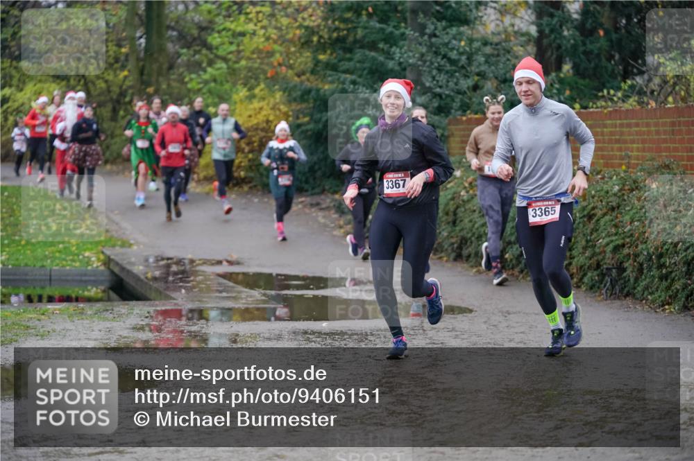 07.12.2025 - St. Pauli X-Mass-Run No. 15 Michael Burmester http://msf.ph/oto/9406151 07.12.2025 11:21:26 Laufen 3367, 3365 meine-sportfotos.de