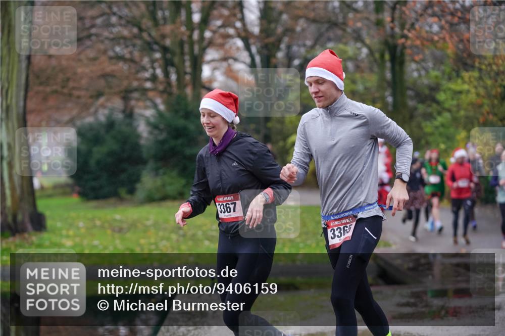 07.12.2025 - St. Pauli X-Mass-Run No. 15 Michael Burmester http://msf.ph/oto/9406159 07.12.2025 11:21:28 Laufen 15, 3367, 3365 meine-sportfotos.de
