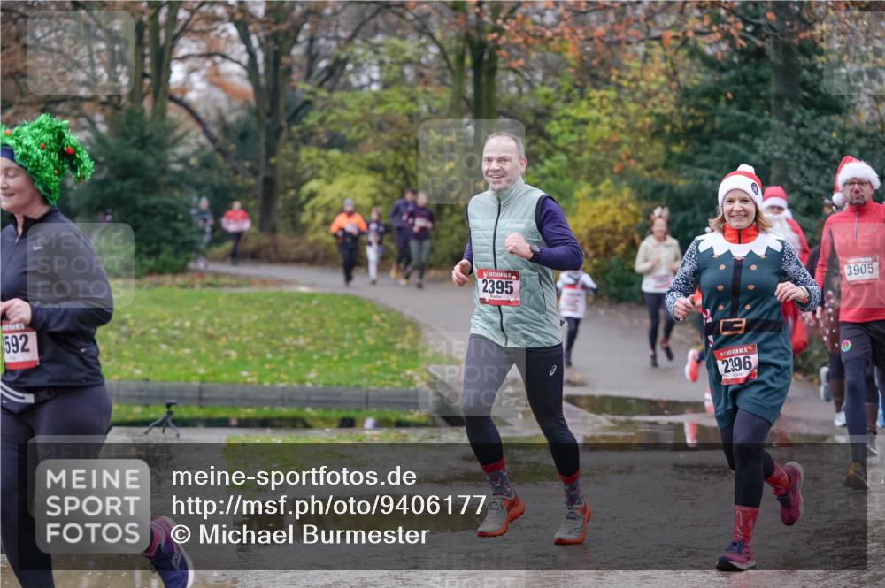 07.12.2025 - St. Pauli X-Mass-Run No. 15 Michael Burmester http://msf.ph/oto/9406177 07.12.2025 11:21:33 Laufen 592, 2395, 1, 15, 2396, 3905 meine-sportfotos.de